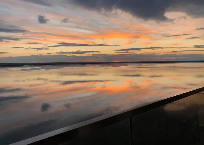 Sunset View ママイア